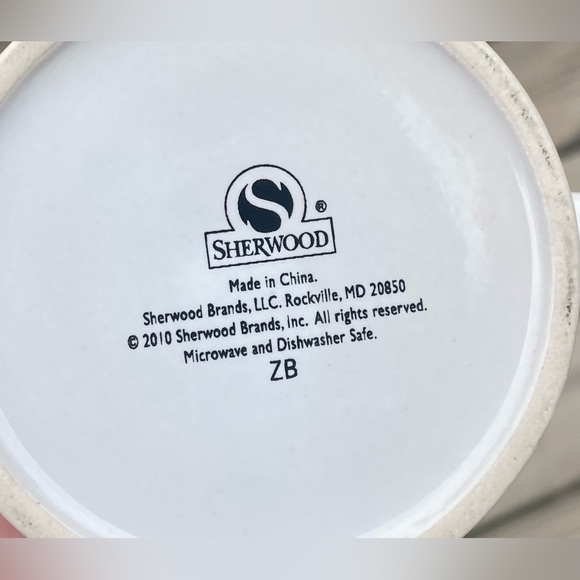 The Dog Artist Collection “Puttin on the dog” 2010 Sherwood puppy dog mug🐶 - Picture 6 of 6